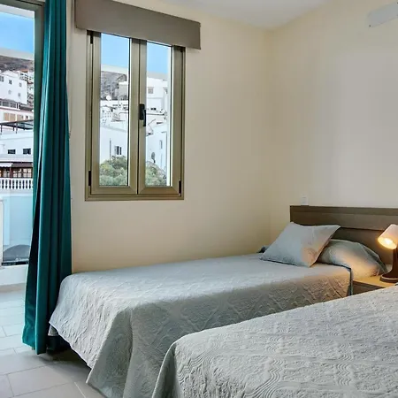 Atico Albamar アパート