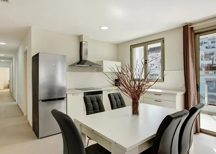 Atico Albamar 莫甘海滩