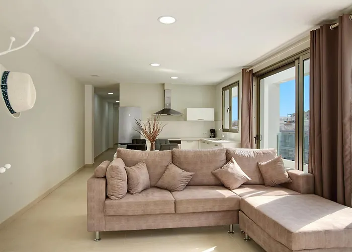 Atico Albamar * 莫甘海滩